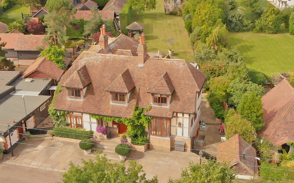 New Farm Drive, Abridge, RM4